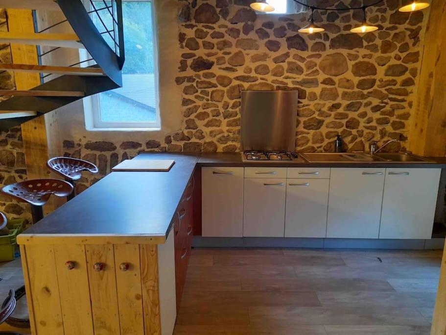 La Grange De La Gratade Villa Rochefort-Montagne Eksteriør bilde